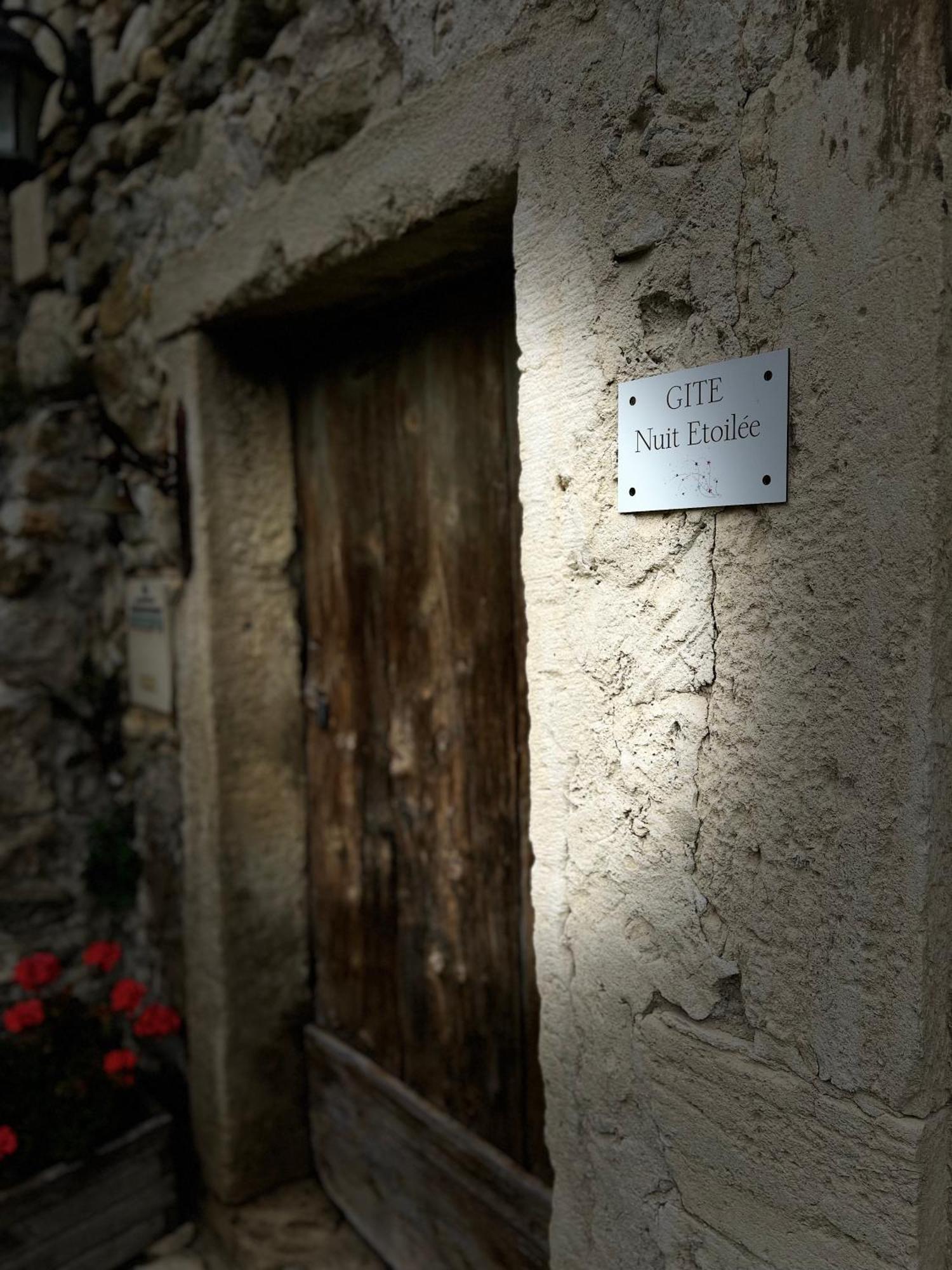 Gites Du Chateau D'Alencon Le Pegue Екстер'єр фото