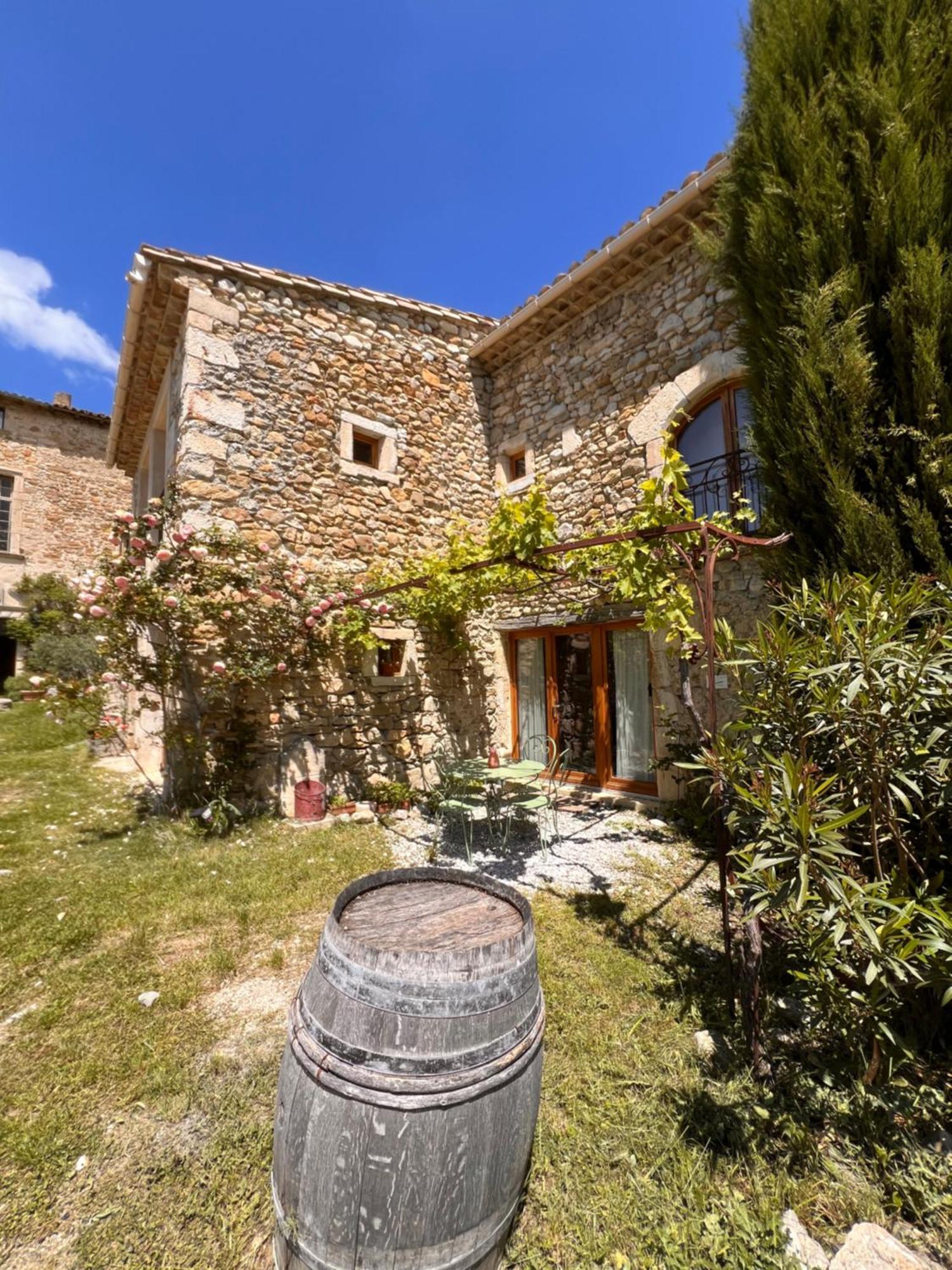 Gites Du Chateau D'Alencon Le Pegue Екстер'єр фото